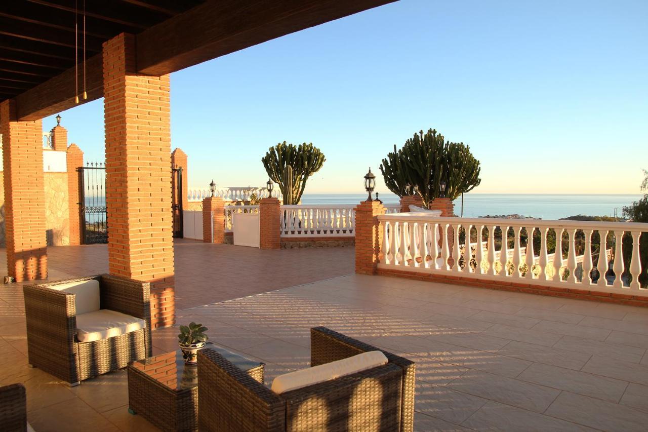 Villa El Palomar Azul With Pool And Sea View Benajarafe Esterno foto